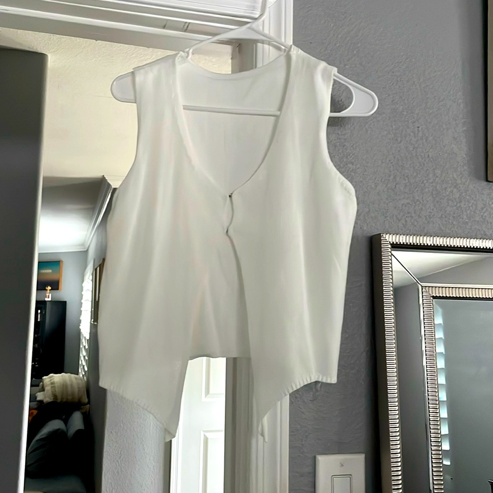 White knit blouse! 🤍